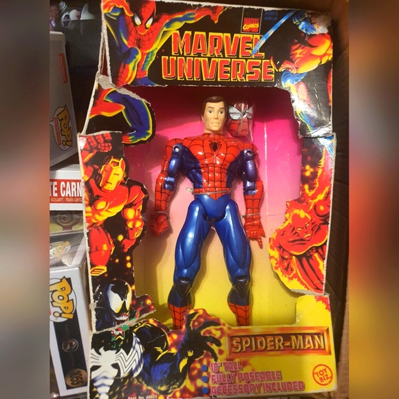 Spider-Man Unmasked Giant Figure - Picture 1 of 1